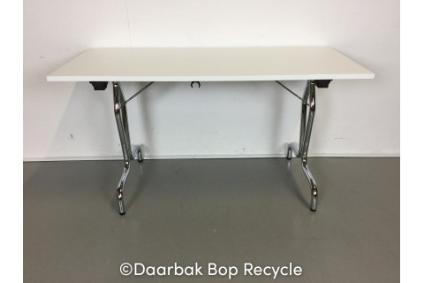 Kantinebord med ny hvid plade. Klapbord. 140x60 cm