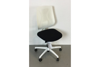 DAUPHIN kontorstol King 238 Speed-O sort sæde, hvid membran ryg.