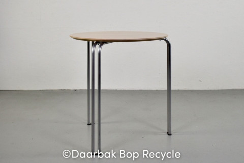 Cafebord i  birk Ø65 cm. på grå metal ben.