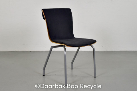 Four Design G2 konferencestol med blå/sort polster og kip funktion, mørk