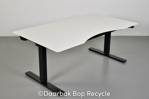 Hæve-/sænkebord med hvid plade, med mavebue og penneskuffe