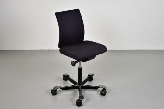 HÄG H05 5200 kontorstol med blå/brun polster og sort stel.