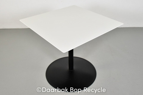 Cafébord i hvid og sort