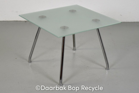 Lounge-/sofabord med matteret glasplade og krom stel