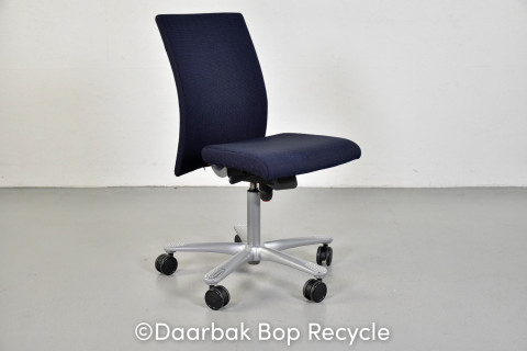 HÄG H04 Credo 4200 kontorstol med blåt polster og høj ryg