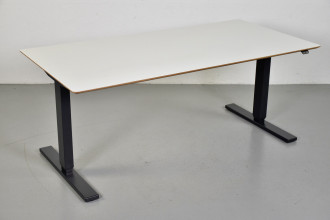 Scan Office hæve-/sænkebord med hvid laminat og mørkegråt stel, 160 cm.