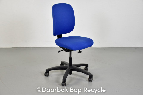SAVO kontorstol med blåt polster og sort stel
