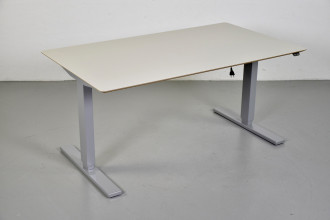 Scan Office hæve-/sænkebord med hvid linoleum, 140 cm.