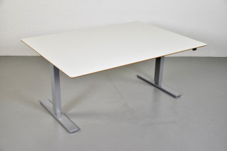Scan Office hæve-/sænkebord med hvid laminat, 150 cm.