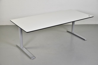 Cube Design Quadro hæve-/sænkebord, 180 cm.