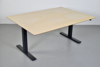 Scan Office hæve-/sænkebord med birkefiner, 150 cm.