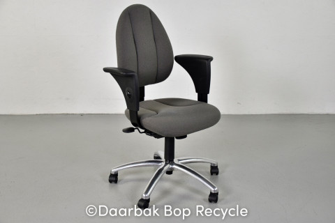 SAVO kontorstol i grå med armlæn