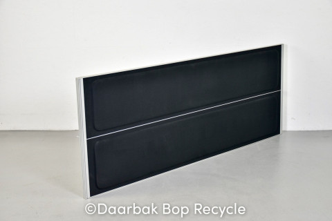Bordskærm i sort og aluminium, 180 cm.