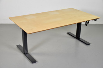 Hæve-/sænkebord med plade i ahorn, 160 cm.