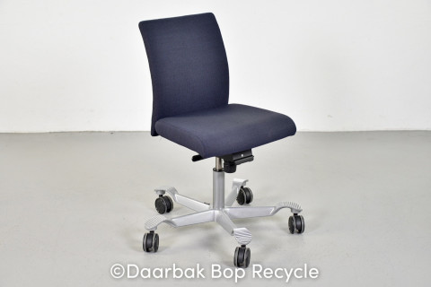 HÄG H04 Credo 4200 kontorstol med sort/blå polster