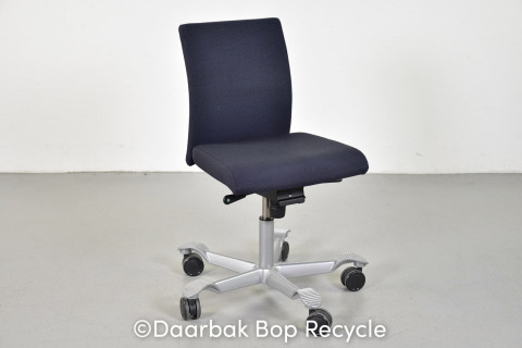HÄG H04 Credo 4200 kontorstol med sort/blå polster