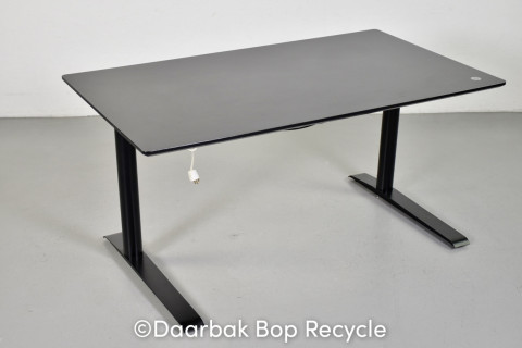 Cube Design hæve-/sænkebord med kip funktion, 140 cm.