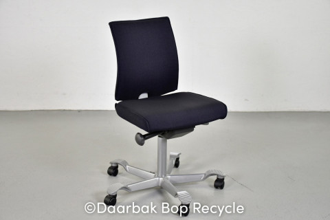 HÄG H05 5200 kontorstol med sort/blå polster og alugråt stel