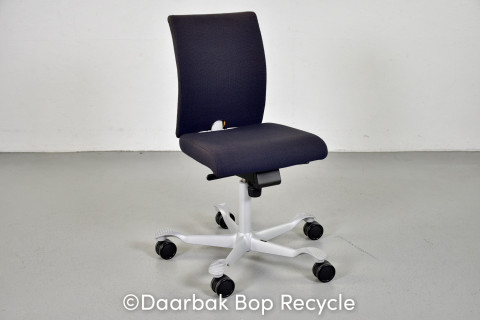 HÄG H04 4200 kontorstol med sort/blå polster og sølvgråt stel