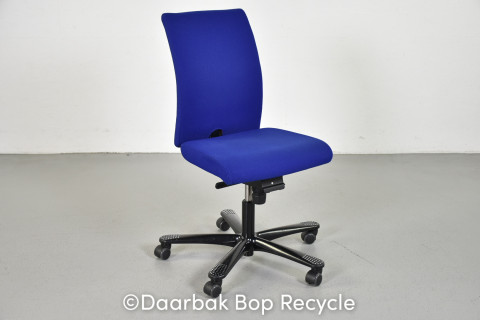 HÄG H04 4400 kontorstol med blåt polster og sort stel