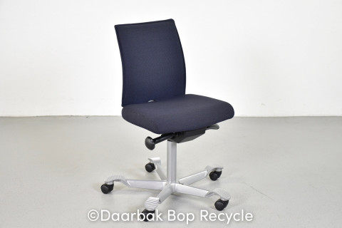 HÄG H05 5200 kontorstol med sort/blå polster