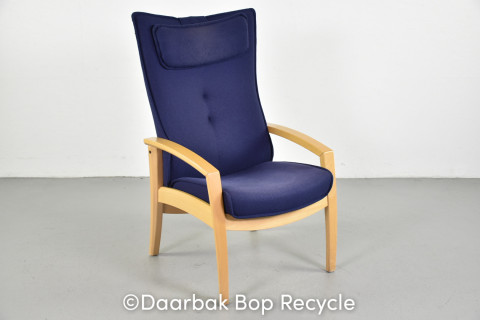 Farstrup hvile-/lænestol med mørkeblåt polster og nakkepude