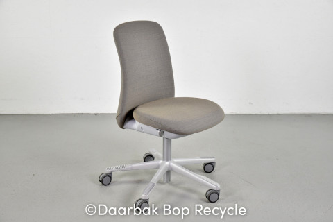 HÄG SoFi 7200 kontorstol med gråt polster og sølvgråt stel