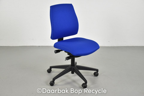 Interstuhl kontorstol med blåt polster